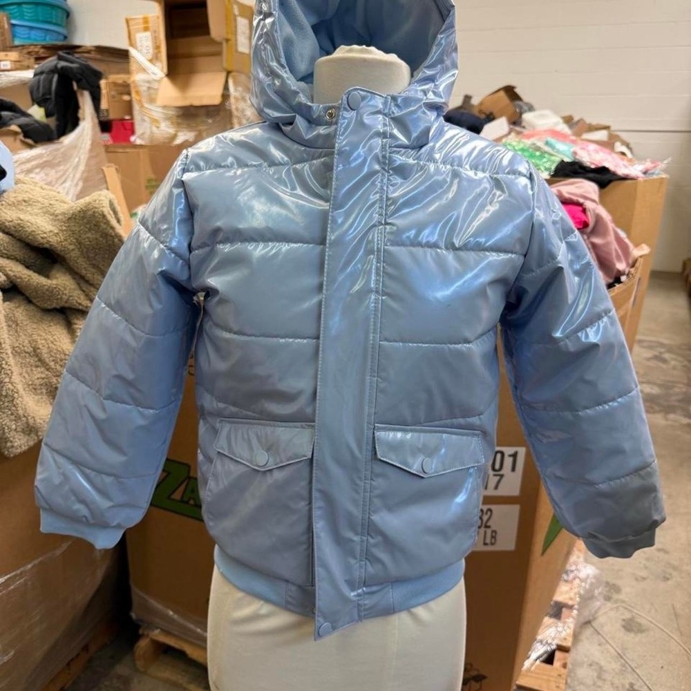 Kids' Cat & Jack Light Blue Shiny Puffer Jacket – Size M (8) 🩵